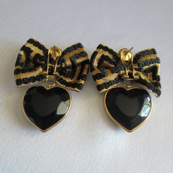 BLACK AND GOLD BOW/HEART EARRINGS - Picture 4 of 8